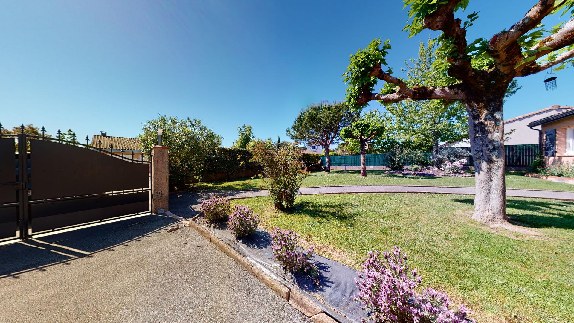 Le-Soleil-de-St-Loup-Cammas-31-urbanhouse360