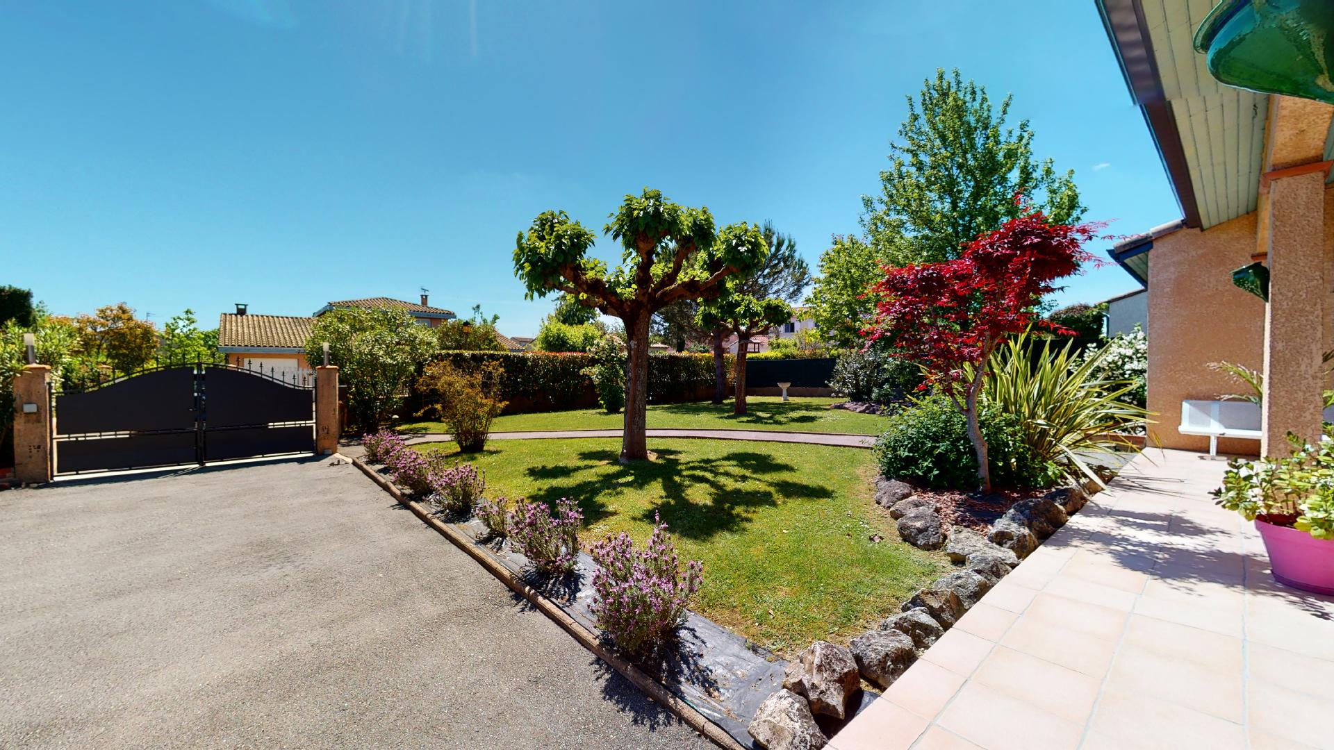 Le-Soleil-de-St-Loup-Cammas-31-urbanhouse360