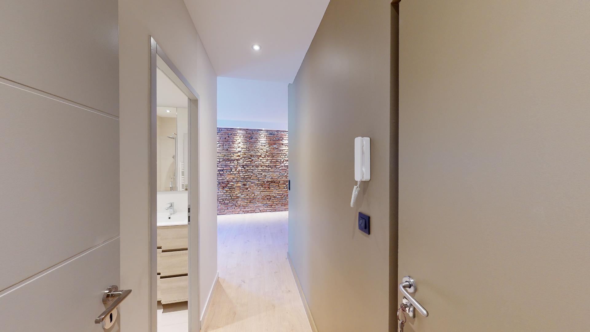 Charme-du-moderne-et-ancien-T3-a-Patte-dOie-Urbanhouse360