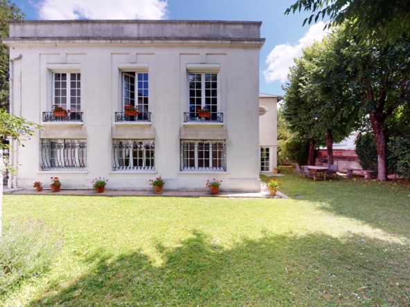 LA-COSTA-PAVADA-URBANHOUSE360