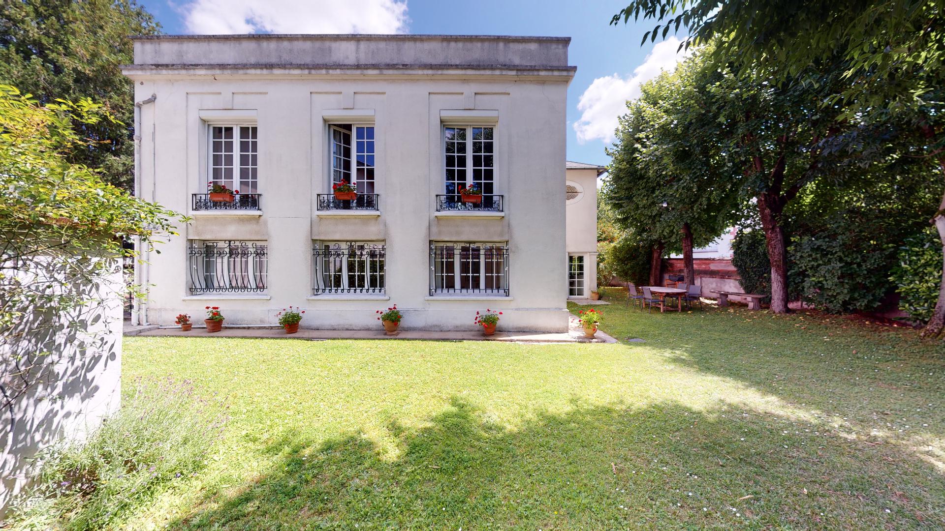 LA-COSTA-PAVADA-URBANHOUSE360