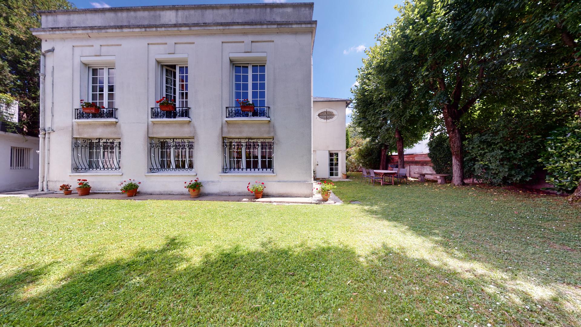 LA-COSTA-PAVADA-UrbanHouse360_101101