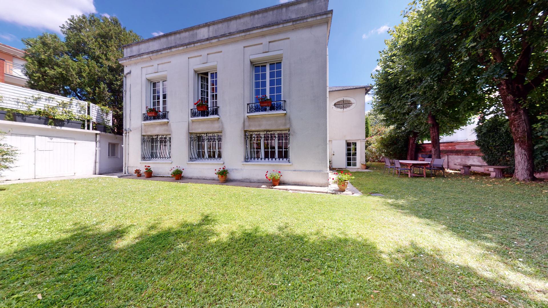 LA-COSTA-PAVADA-UrbanHouse360_101101