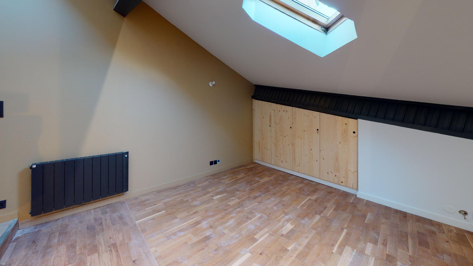 T1-PETIT-LOFT-INDUSTRIEL-Urbanhouse360