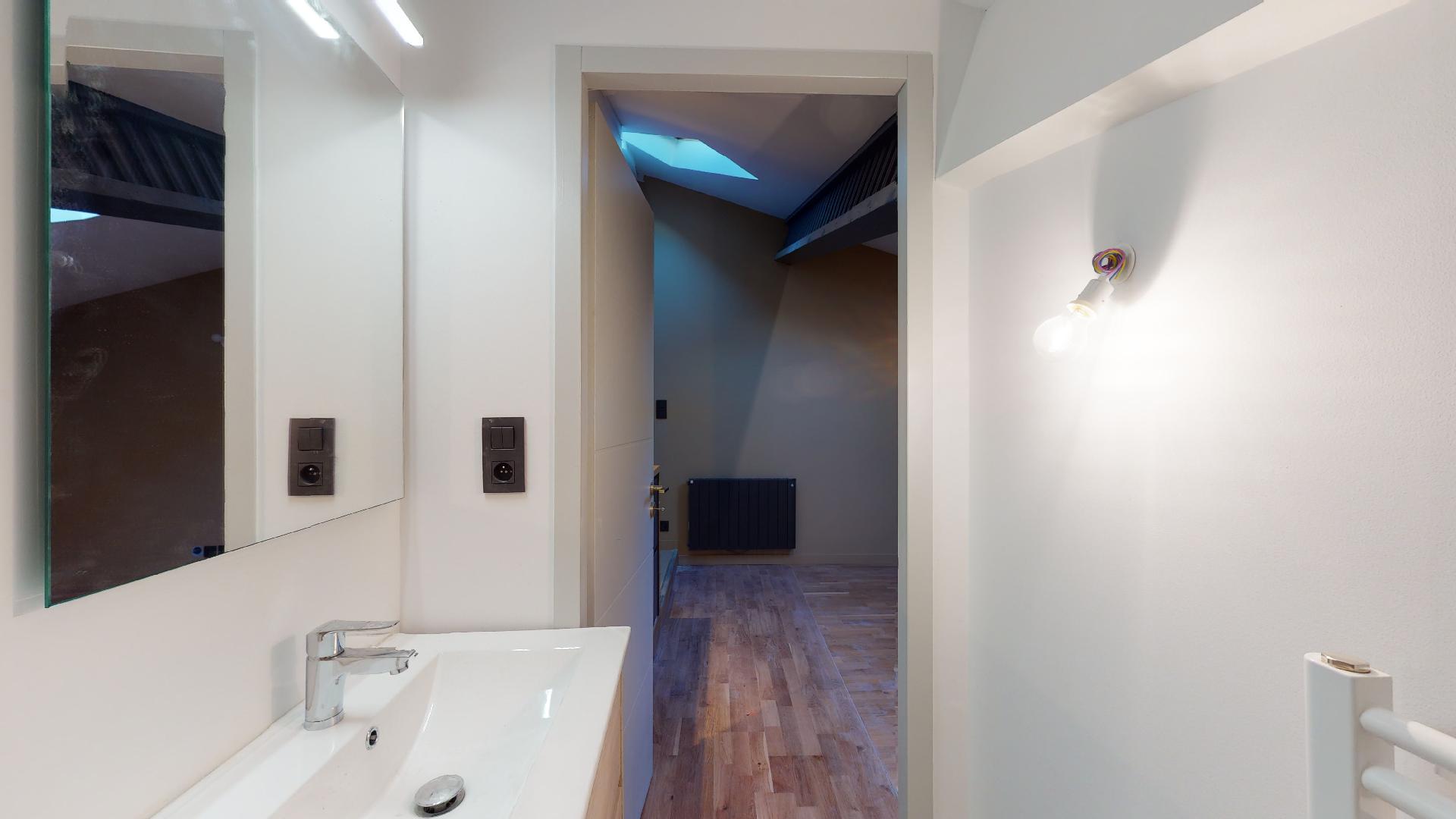 T1-PETIT-LOFT-INDUSTRIEL-Urbanhouse360