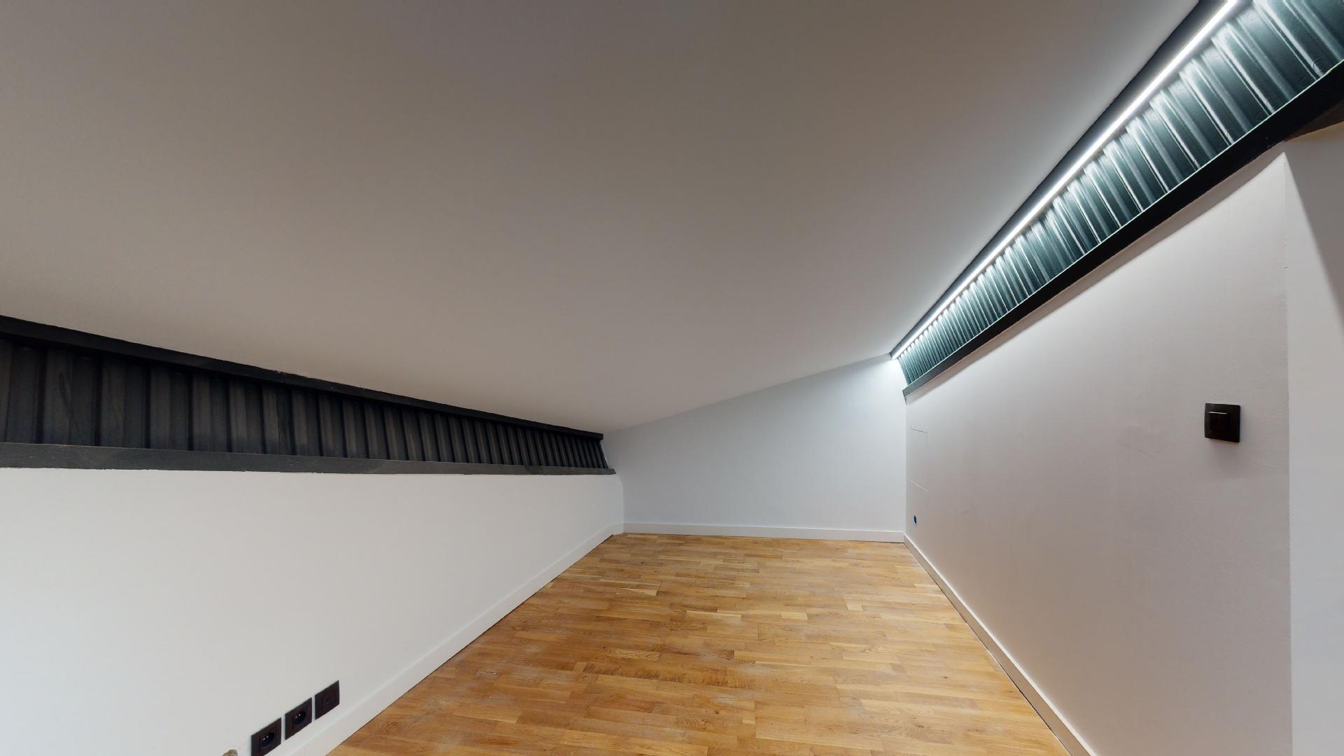 T1-PETIT-LOFT-INDUSTRIEL-Urbanhouse360