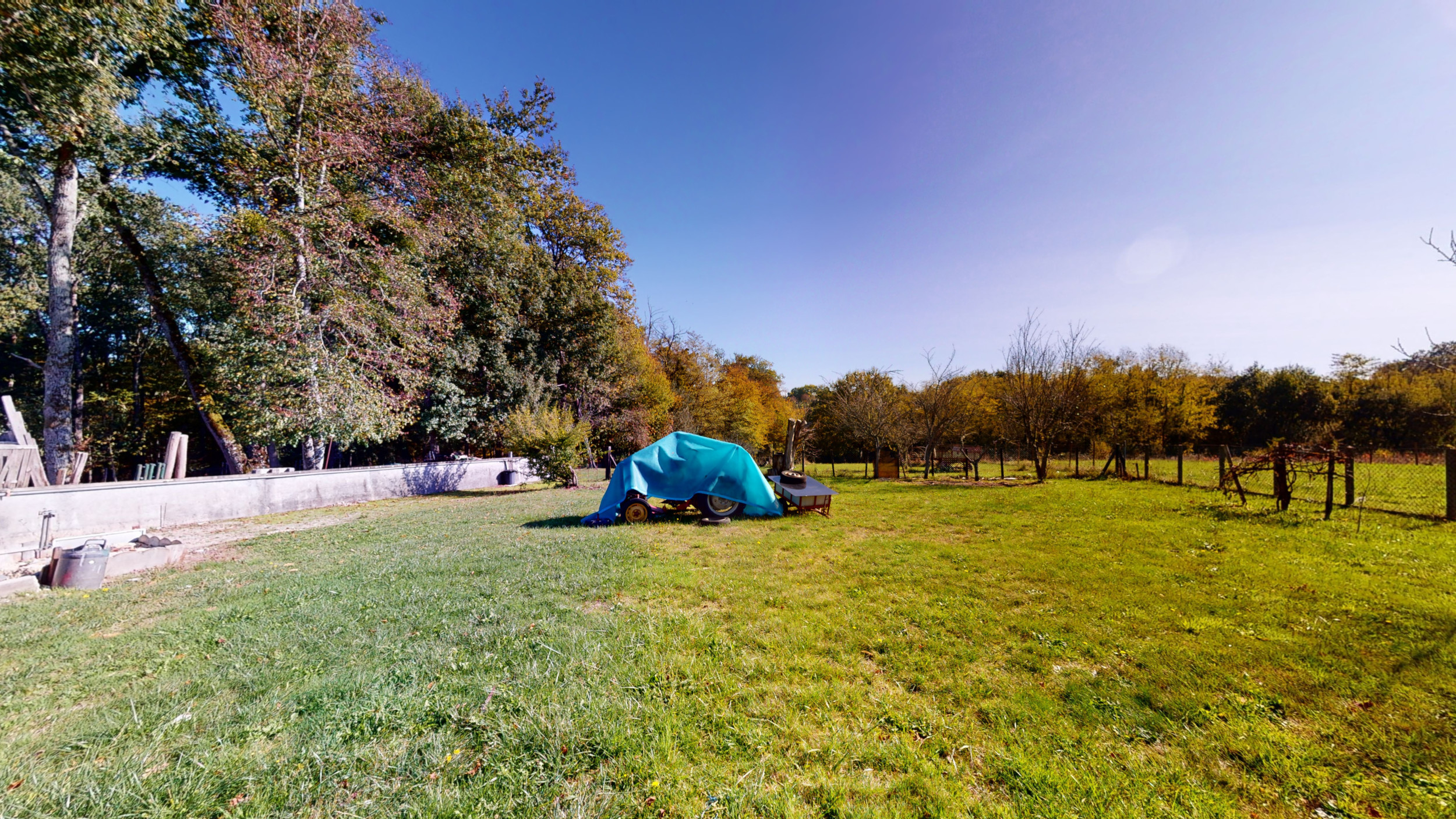Les-3-Terres-En-Périgord-UrbanHouse360_terre-maison