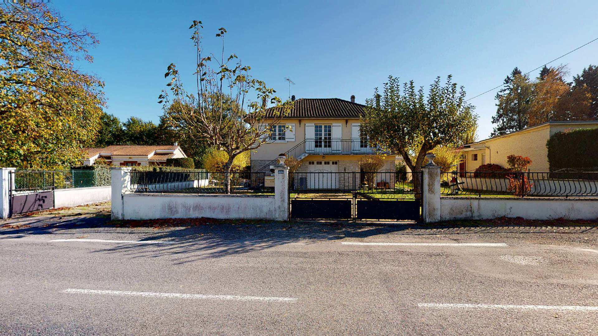 Les-3-Terres-En-Périgord-UrbanHouse360