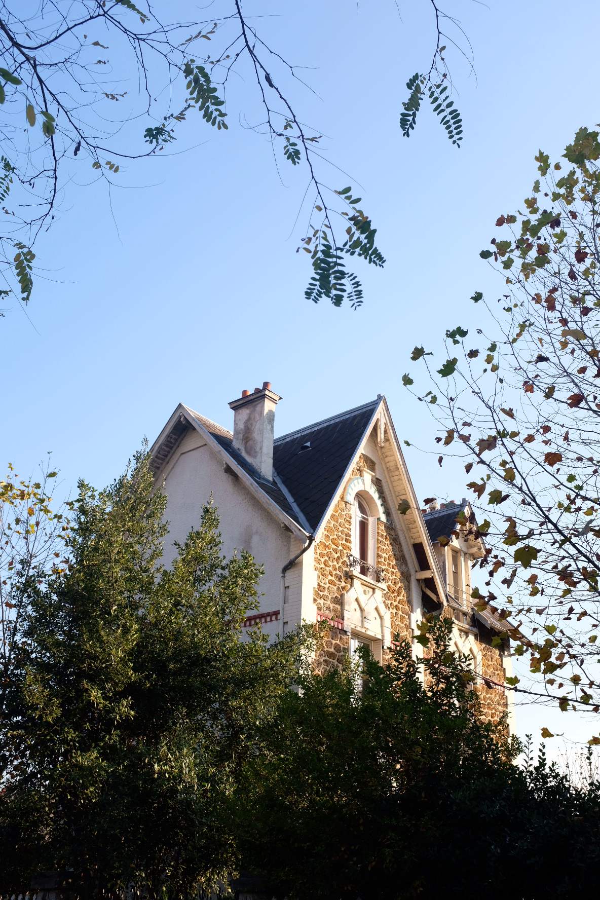 Urbanhouse360-La-Seine-Auberge-Rueilloise