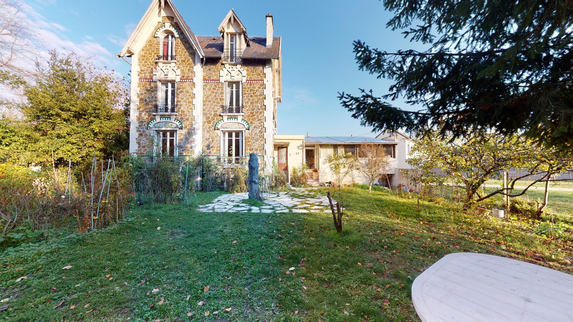 Urbanhouse360-Rueil-Oh-Berges-de-Seine