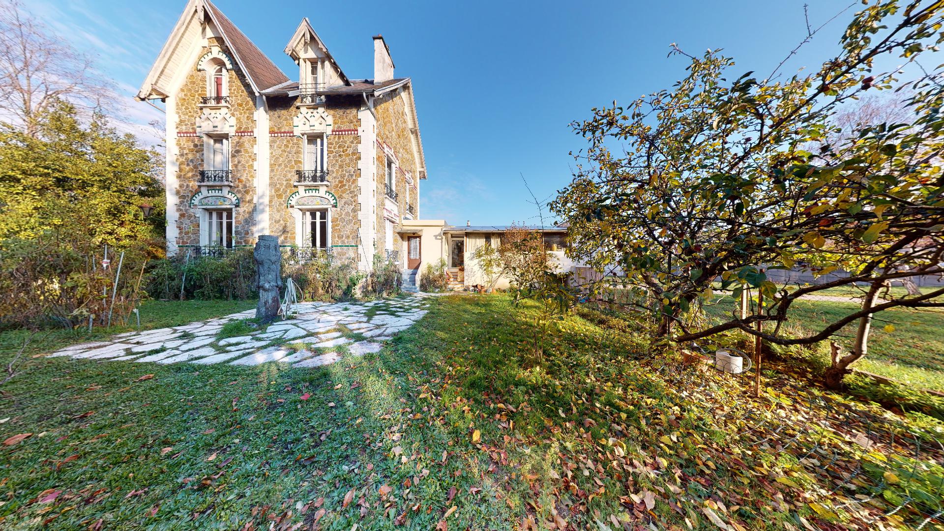 Urbanhouse360-Rueil-Oh-Berges-de-Seine