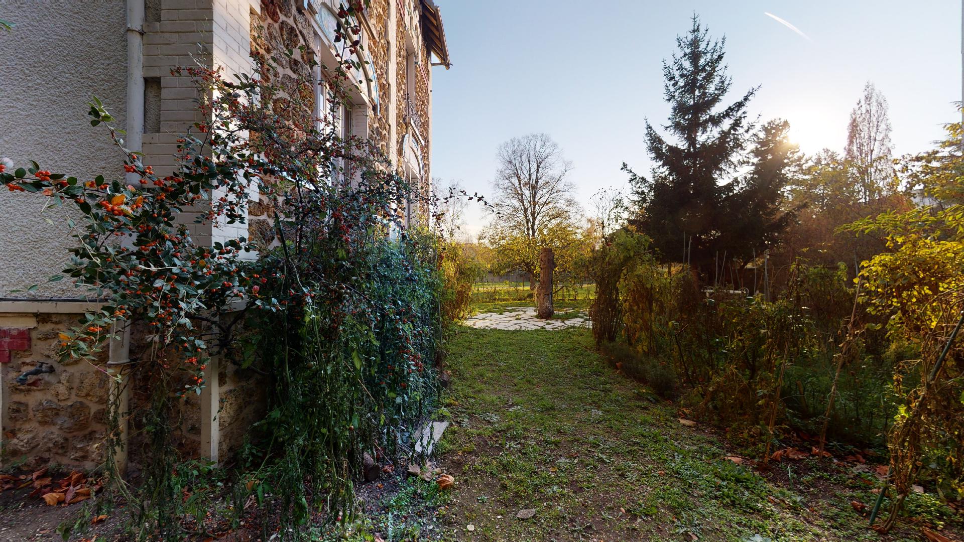 Urbanhouse360-Rueil-Oh-Berges-de-Seine