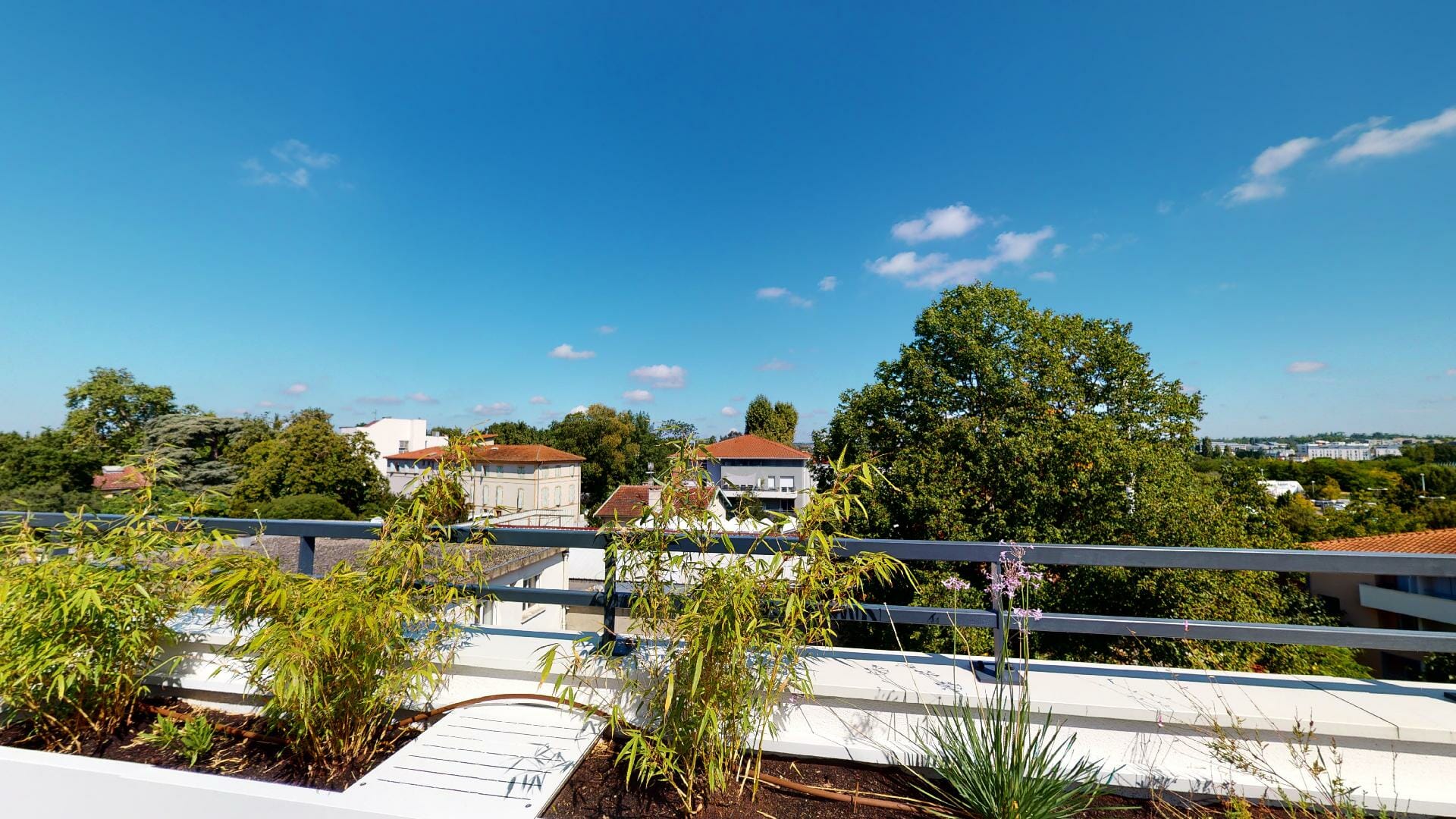 T4-rooftop-de-80m2-Roseraie-Argoulets-Urbanhouse360