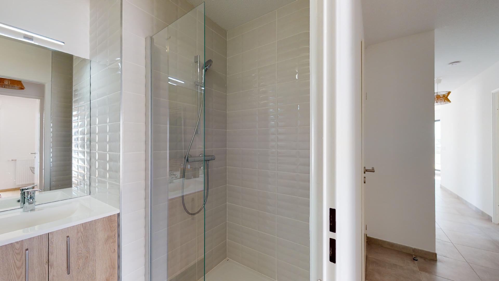 T4-rooftop-de-80m2-Roseraie-Argoulets-Urbanhouse360