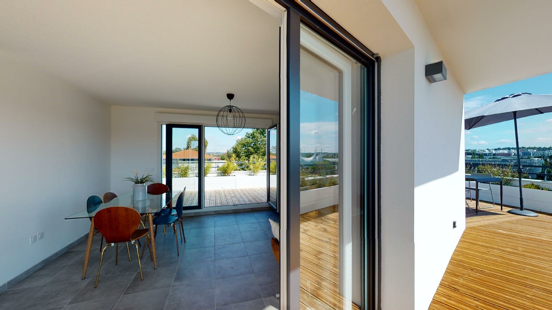 T4-rooftop-de-80m2-Roseraie-Argoulets-Urbanhouse360