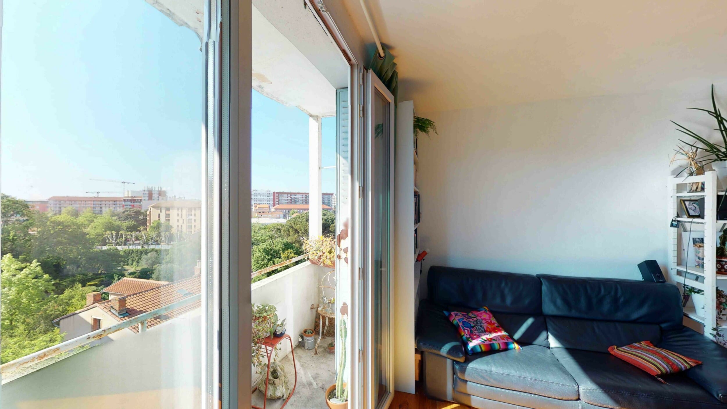 séjour-balcon-enface-T3-Allées-Maurice-Sarraut