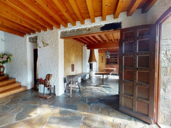 Le-Manoir-de-Plantaurel-Entree-vue-sam