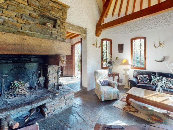 Le-Manoir-de-Plantaurel-Living-Room(1)