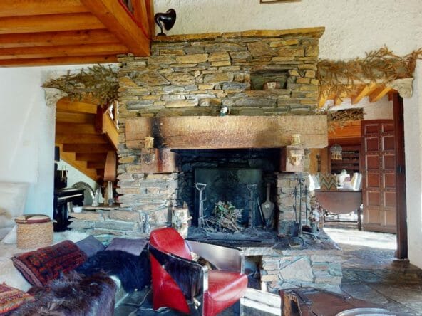 Le-Manoir-de-Plantaurel-cheminee(1)