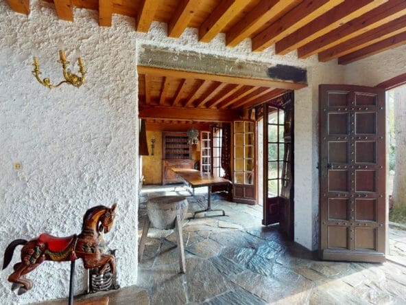 Le-Manoir-de-Plantaurel-entree-salle-a-manger