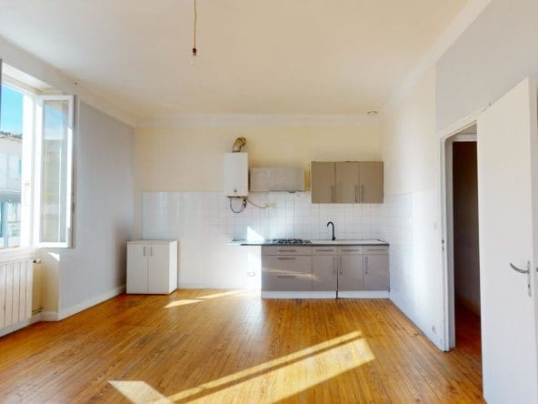 T3-Ville-Lumineuse-cuisine-fenetre