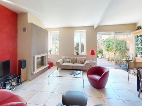 Elegance-LumiereGaronne-Living-Room(1)