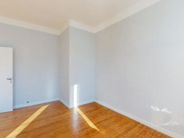 T3-Lumineuse-Patte-dOie-240