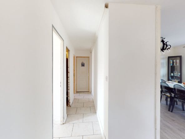 Maison-piscine-Castelginest-couloir0