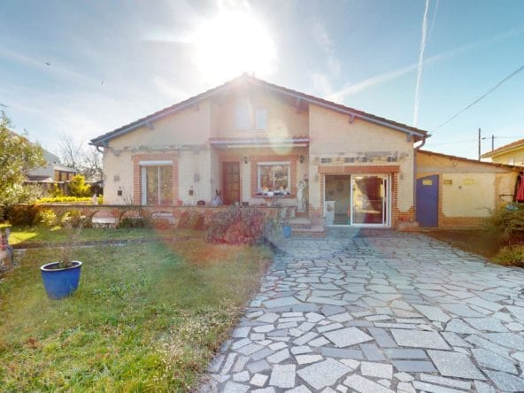 Maison-piscine-Castelginest-jardin-110