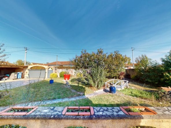 Maison-piscine-Castelginest-jardin-16