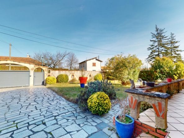 Maison-piscine-Castelginest-jardin-38