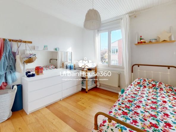 Des-Minimes-a-Flaubert-Bedroom 4