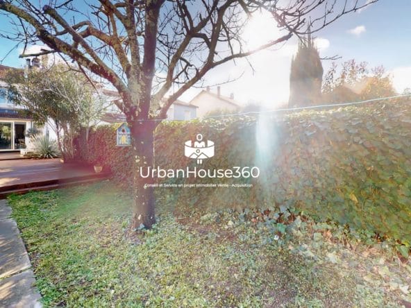 Des-Minimes-a-Flaubert-Staircase 2