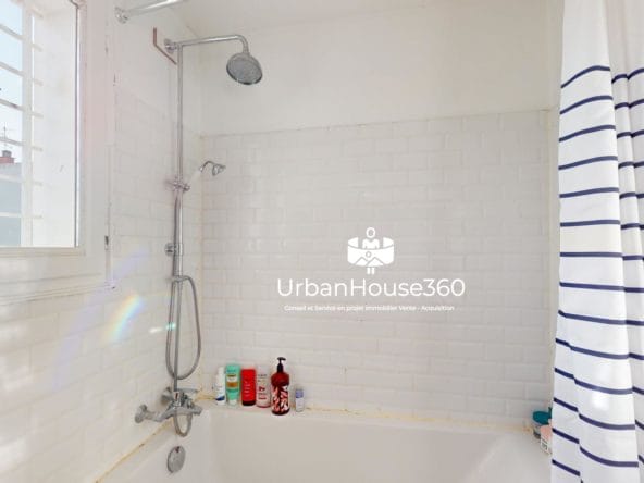 Des-Minimes-a-Flaubert-c4douche