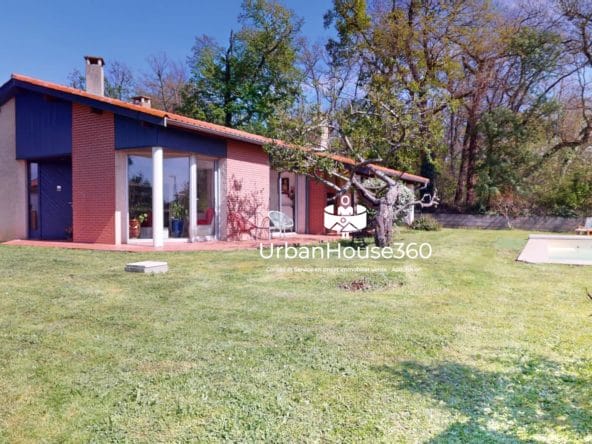 Lumineuse-Villa-House-decabane2