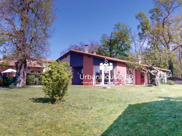 Lumineuse-Villa-House-decabane3