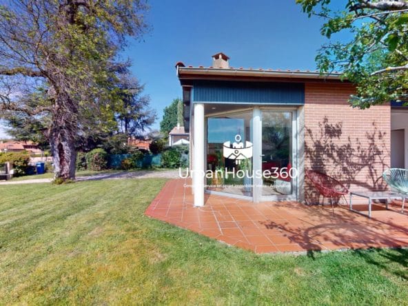 Lumineuse-Villa-House-outfacebaie