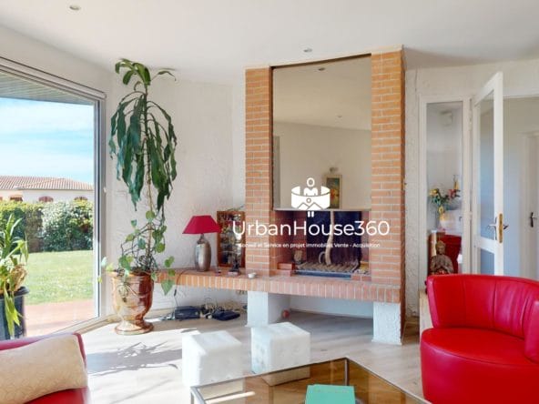 Lumineuse-Villa-chem3face