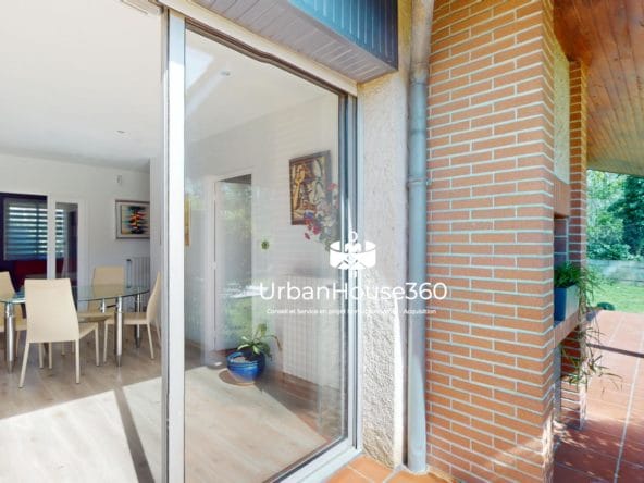 Lumineuse-Villa-inoutverssam