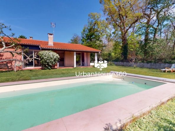 Lumineuse-Villa-piscined