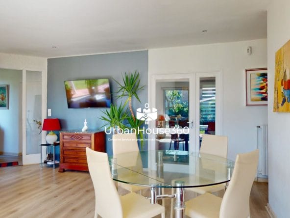 Lumineuse-Villa-samfacechbre