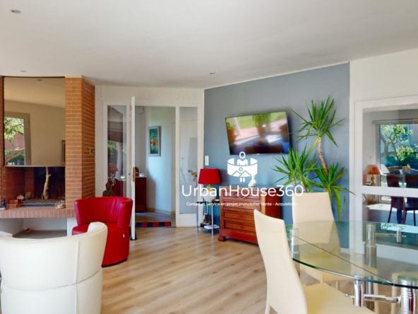 Lumineuse-Villa-sejour-centresejour