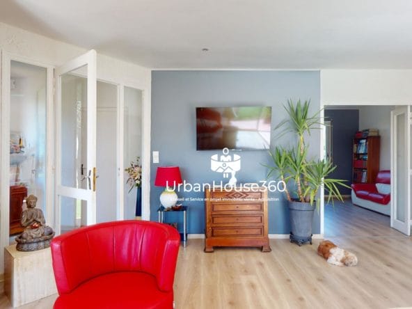 Lumineuse-Villa-teleface2