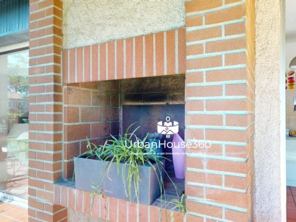 Lumineuse-Villa-terrassebbq