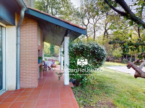 Lumineuse-Villa-terrassebois2